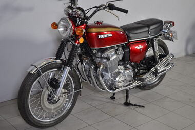 Honda CB750 K6 K1 (2)