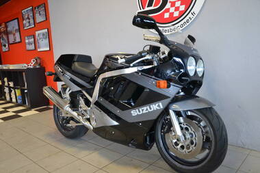 Suzuki GSXR1100 (10)