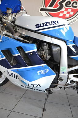 Suzuki GSXR750 (5)