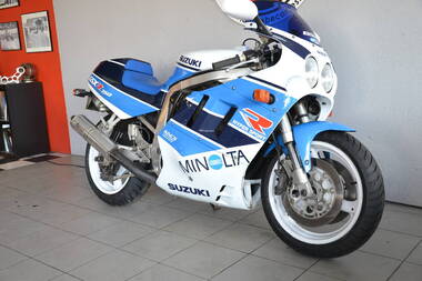 Suzuki GSXR750 (9)