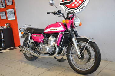 Suzuki GT750K (12)