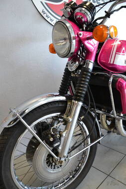 Suzuki GT750K (5)