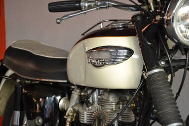 Triumph T120R (8)